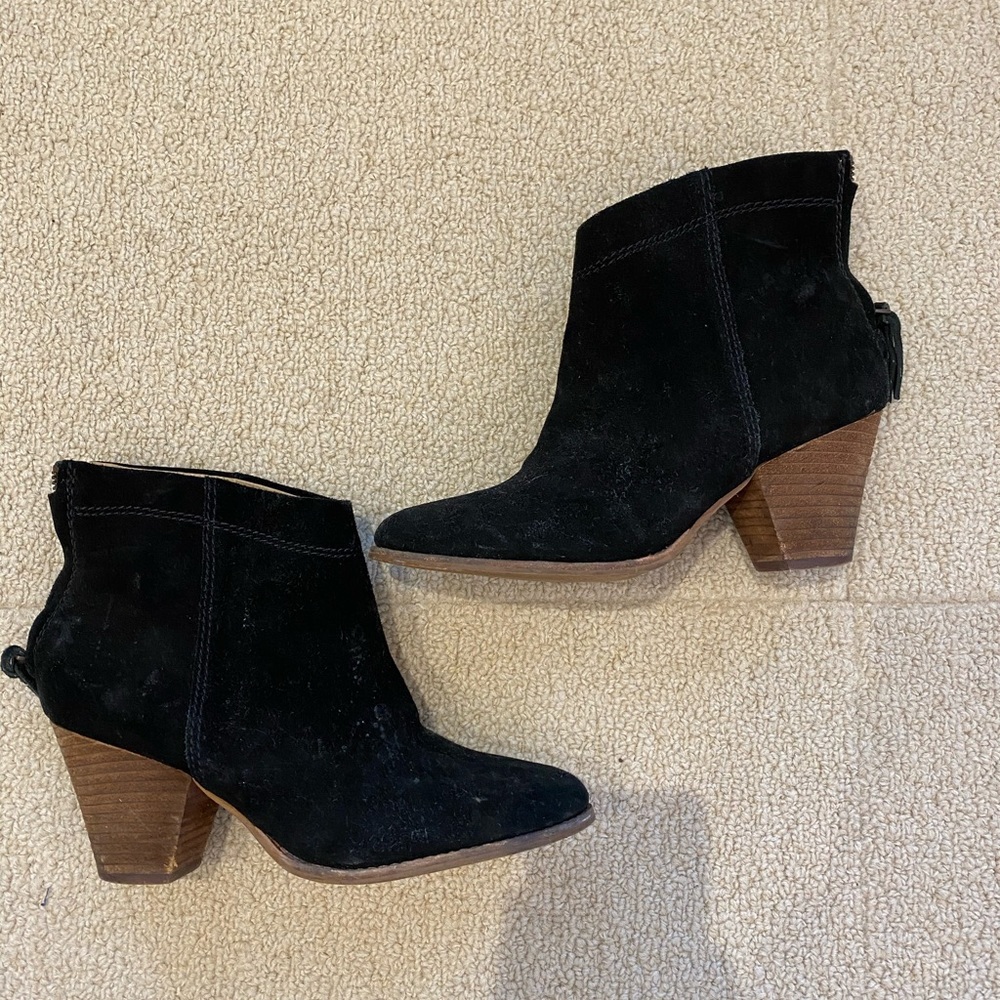 Splendid Hila black suede booties